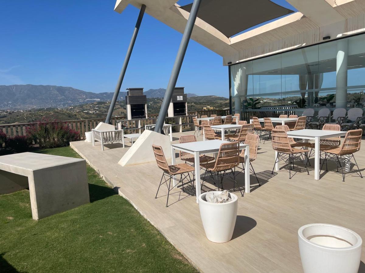 2-Bedroom-Apartment With A Terrace, Pool, Gym Malaga Exterior photo